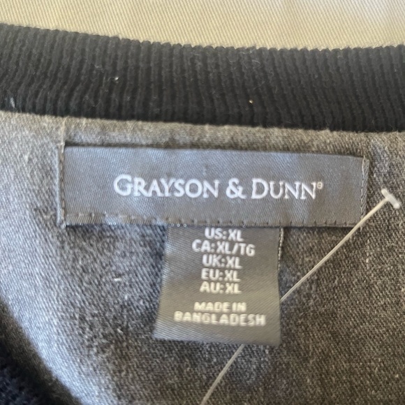 Classic Black V-Neck Pullover Sweater sku016 - Picture 3 of 7